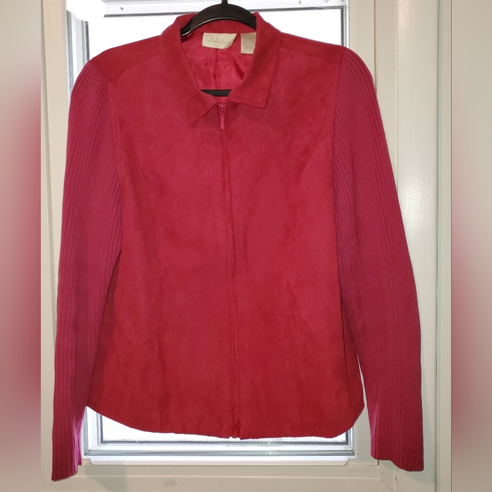 Full zip outer layer or jacket